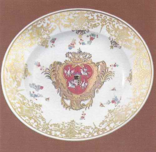 Тарелка с гербом короля Саксонии и Польши. Мейсен. Примерно 1730 г.